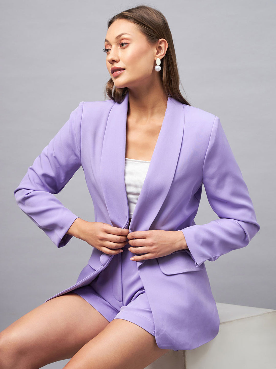 Solids tailored buttoned blazer with shorts